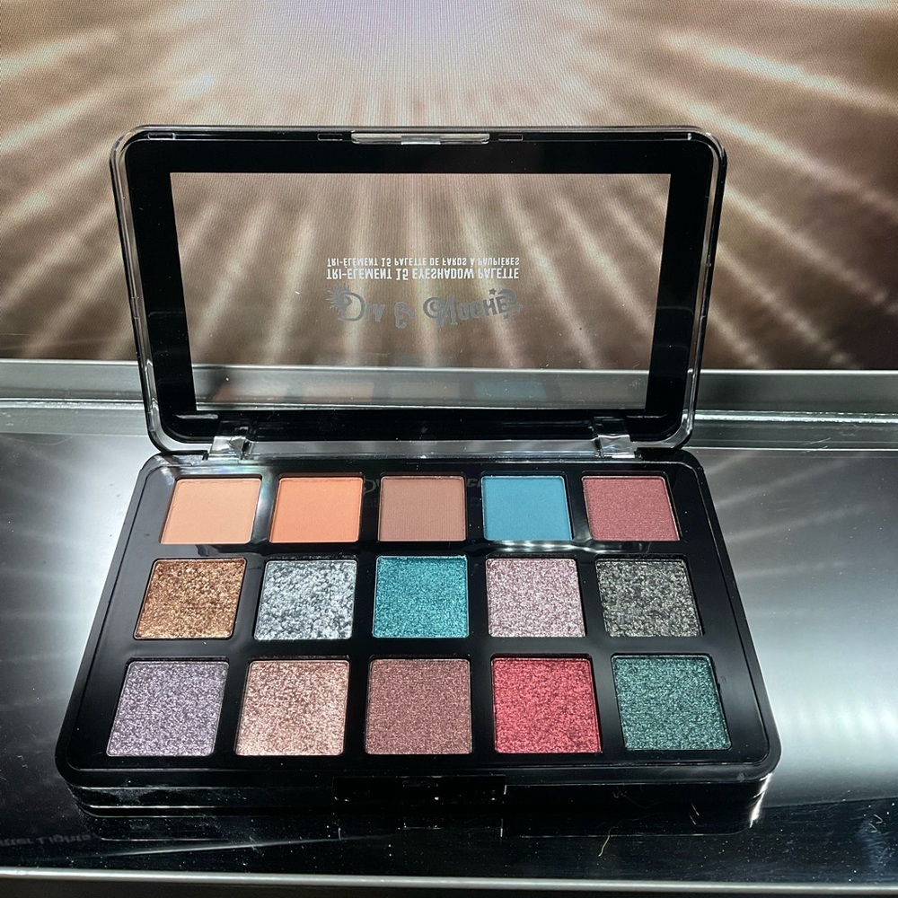 jCat Beauty ~ Dia & Noche Tri-Element Eyeshadow Palette ~ BNIB